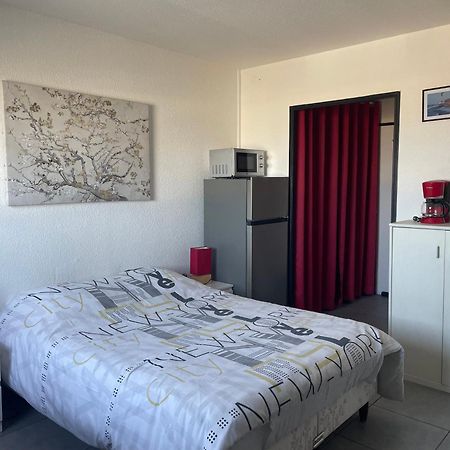 Au Rythme Des Ferrys Apartment Calais Luaran gambar